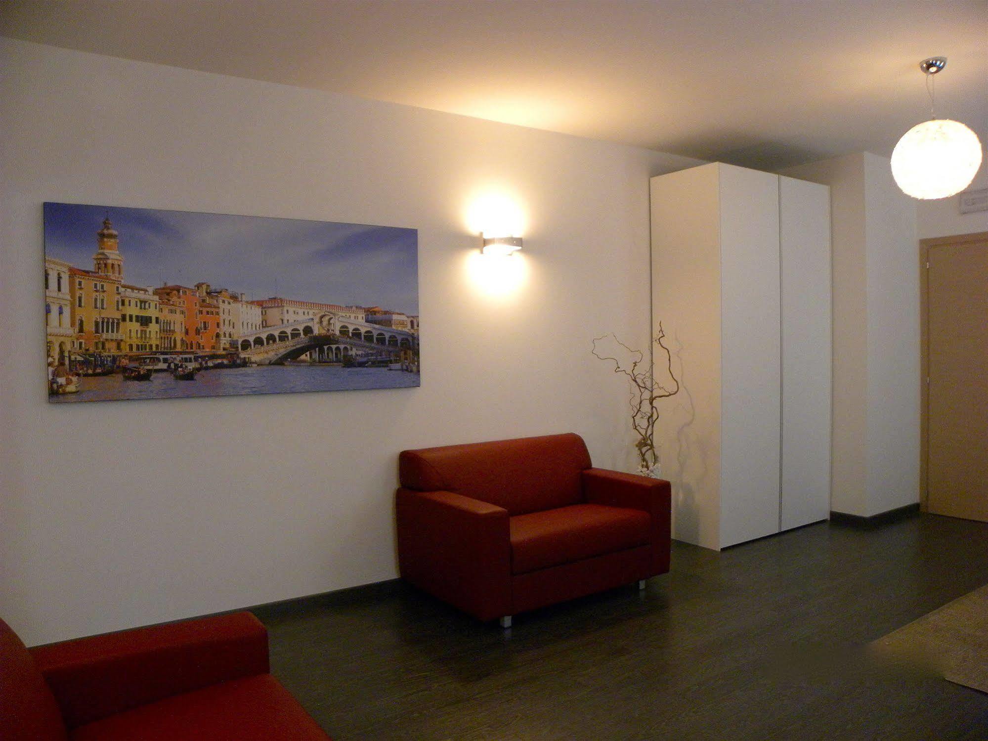 Venice Apartments Dante เมสเตร ภายนอก รูปภาพ