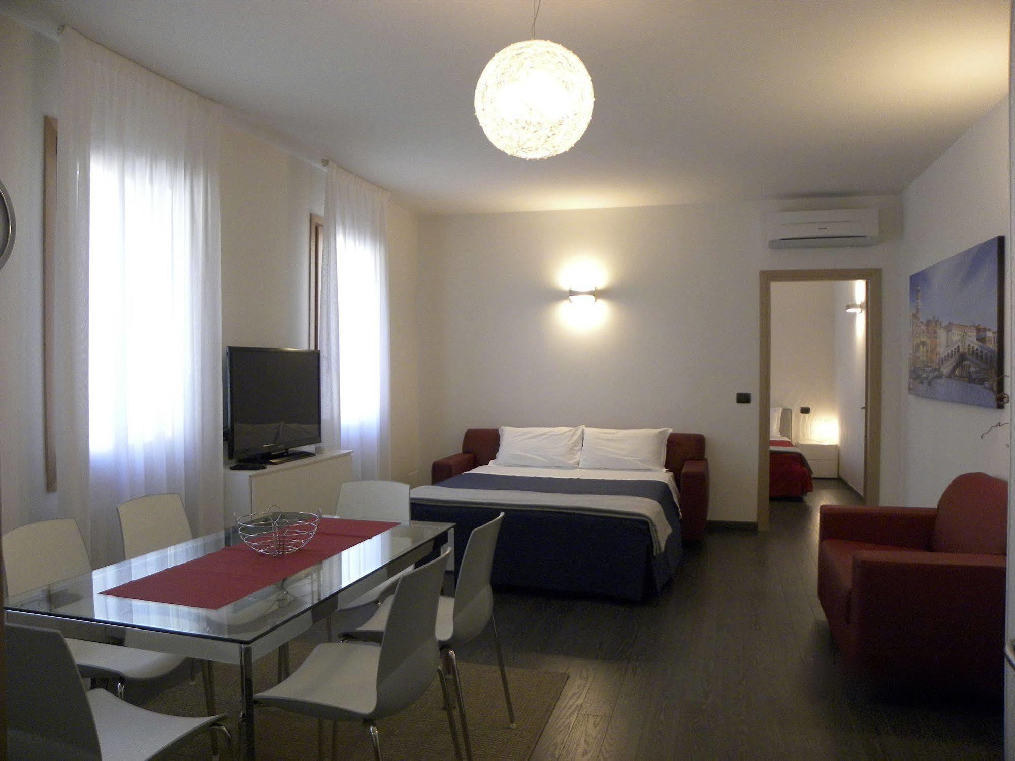 Venice Apartments Dante เมสเตร ภายนอก รูปภาพ