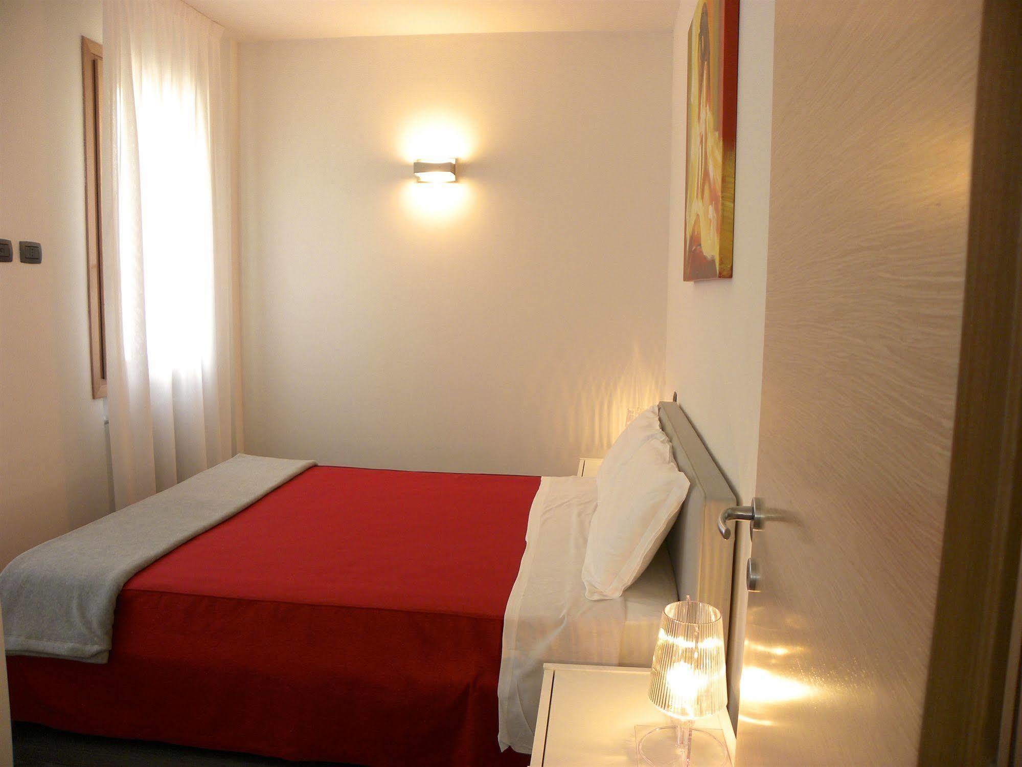 Venice Apartments Dante เมสเตร ภายนอก รูปภาพ